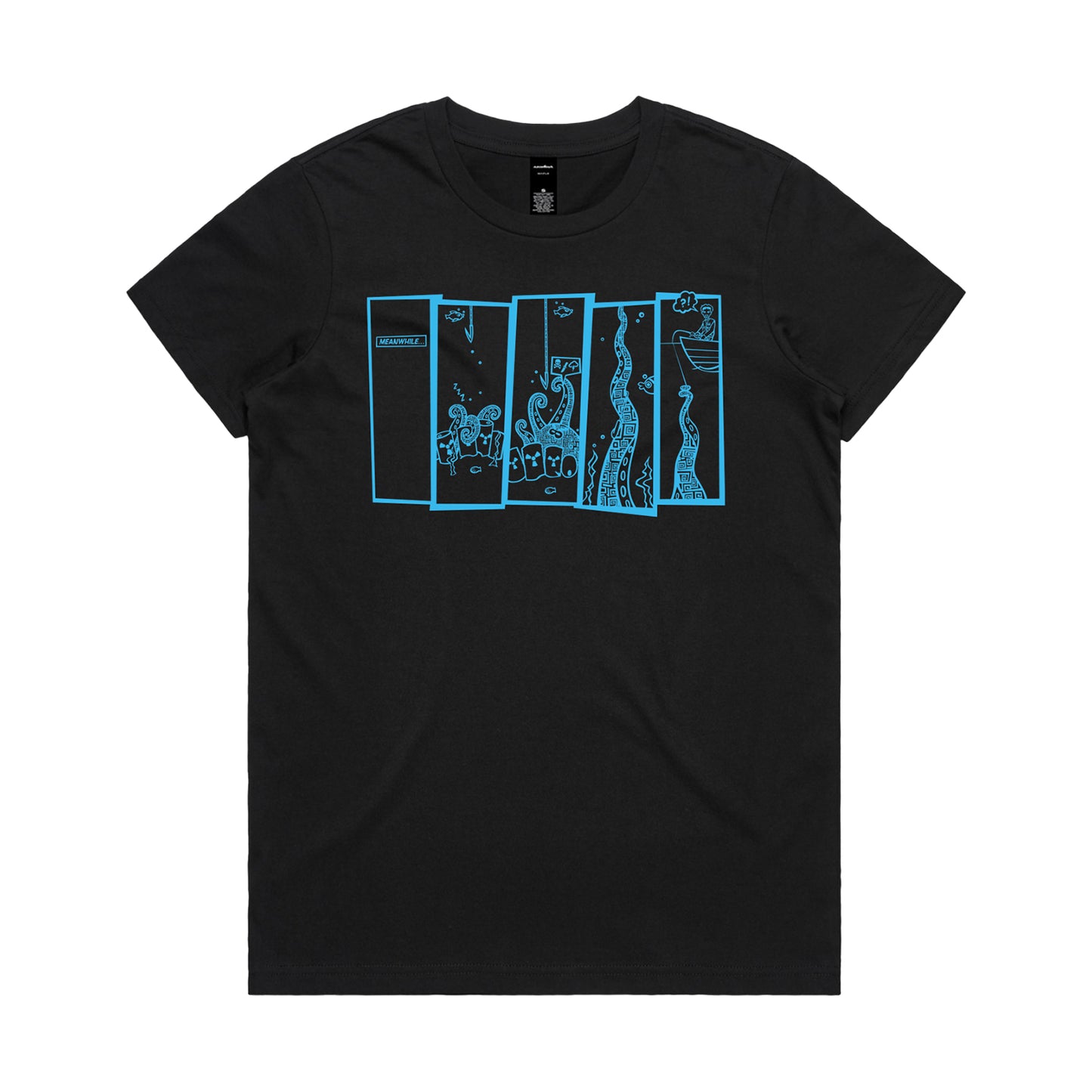 BOATS BACKDROP WOMEN’S T-SHIRT